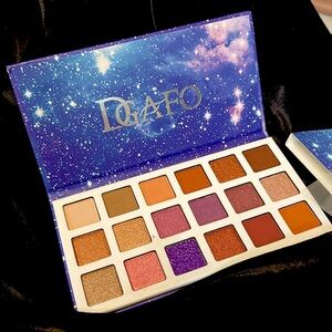 Dgafo. New 18-pan Eyeshadow Palette